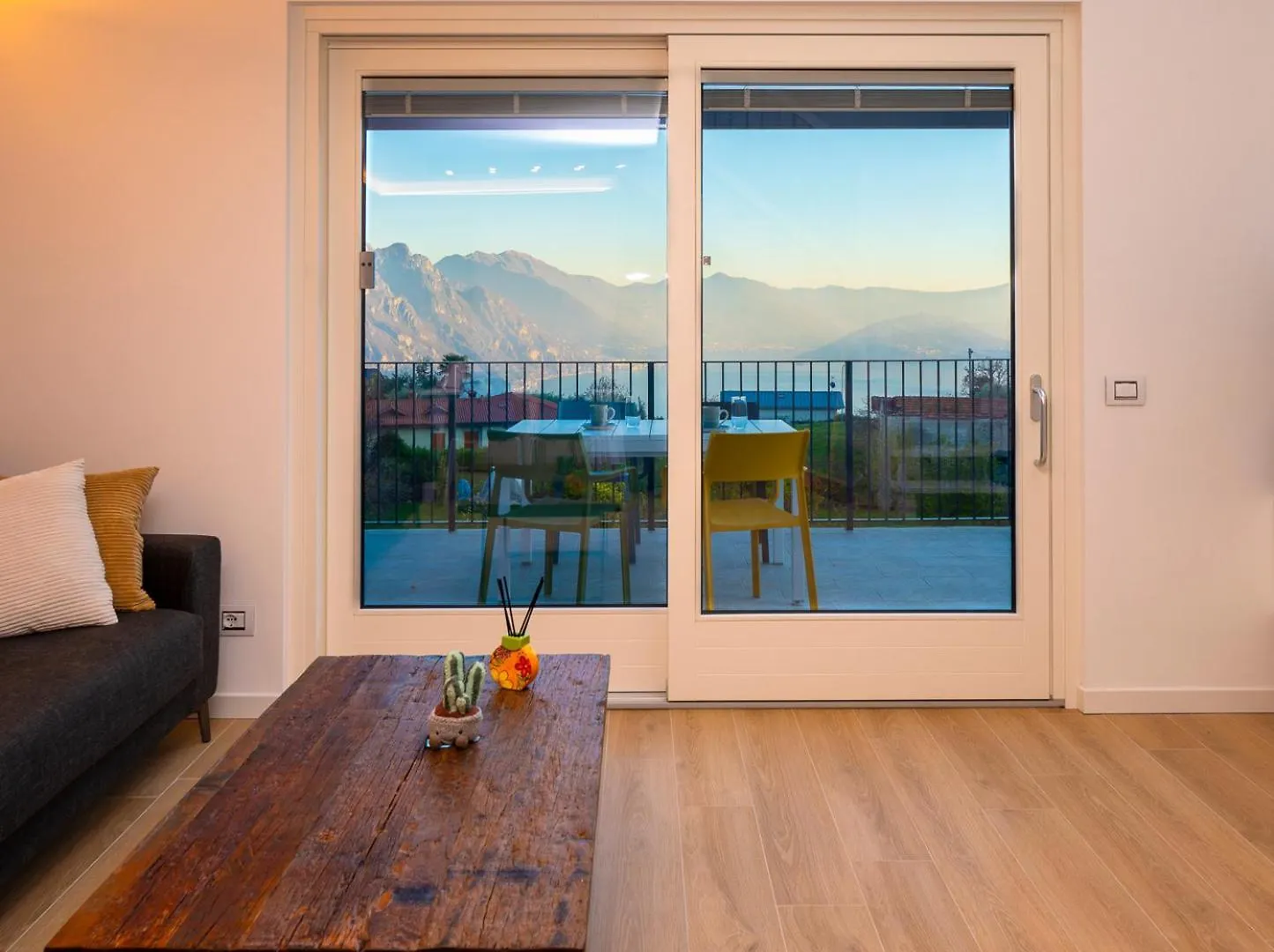 Italian Vacation Homes - Lakeview Heaven Retreat Esmate Apartment