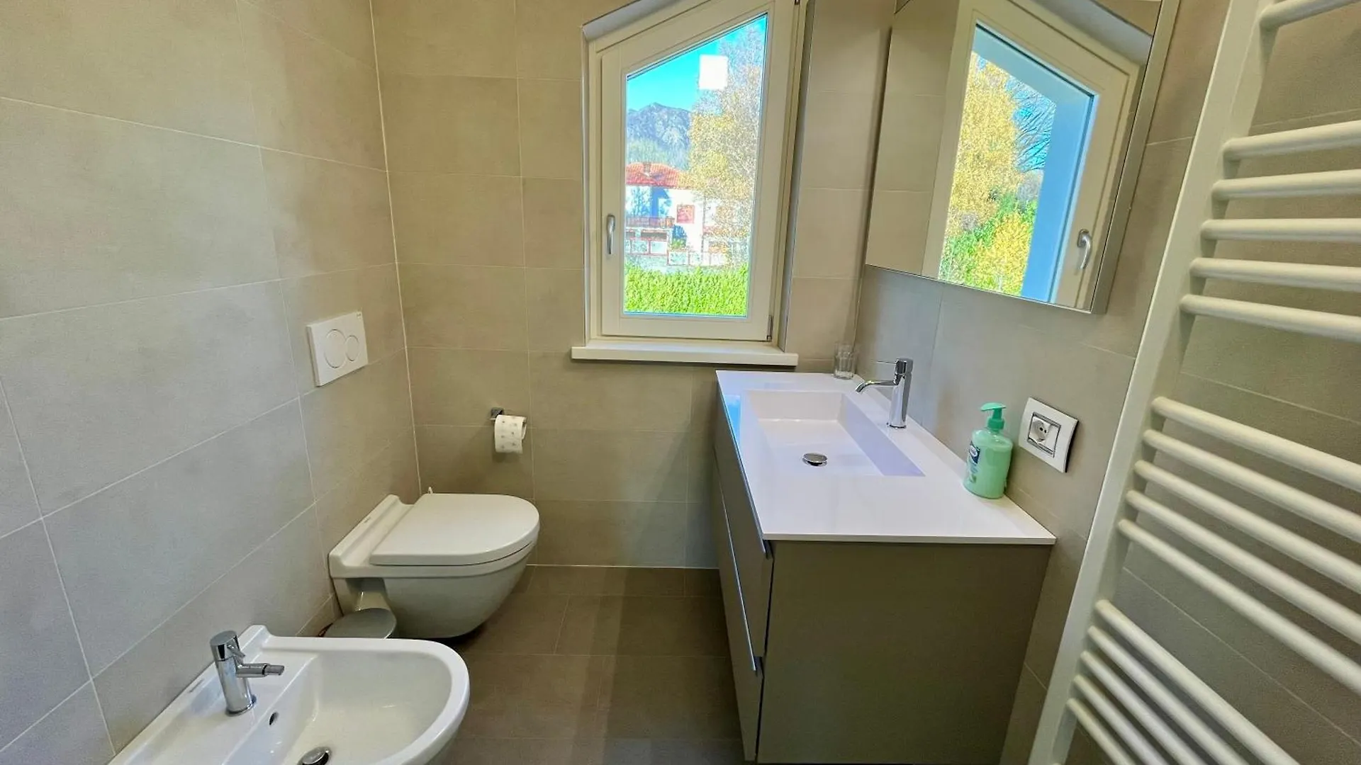 Italian Vacation Homes - Lakeview Heaven Retreat Esmate Apartment