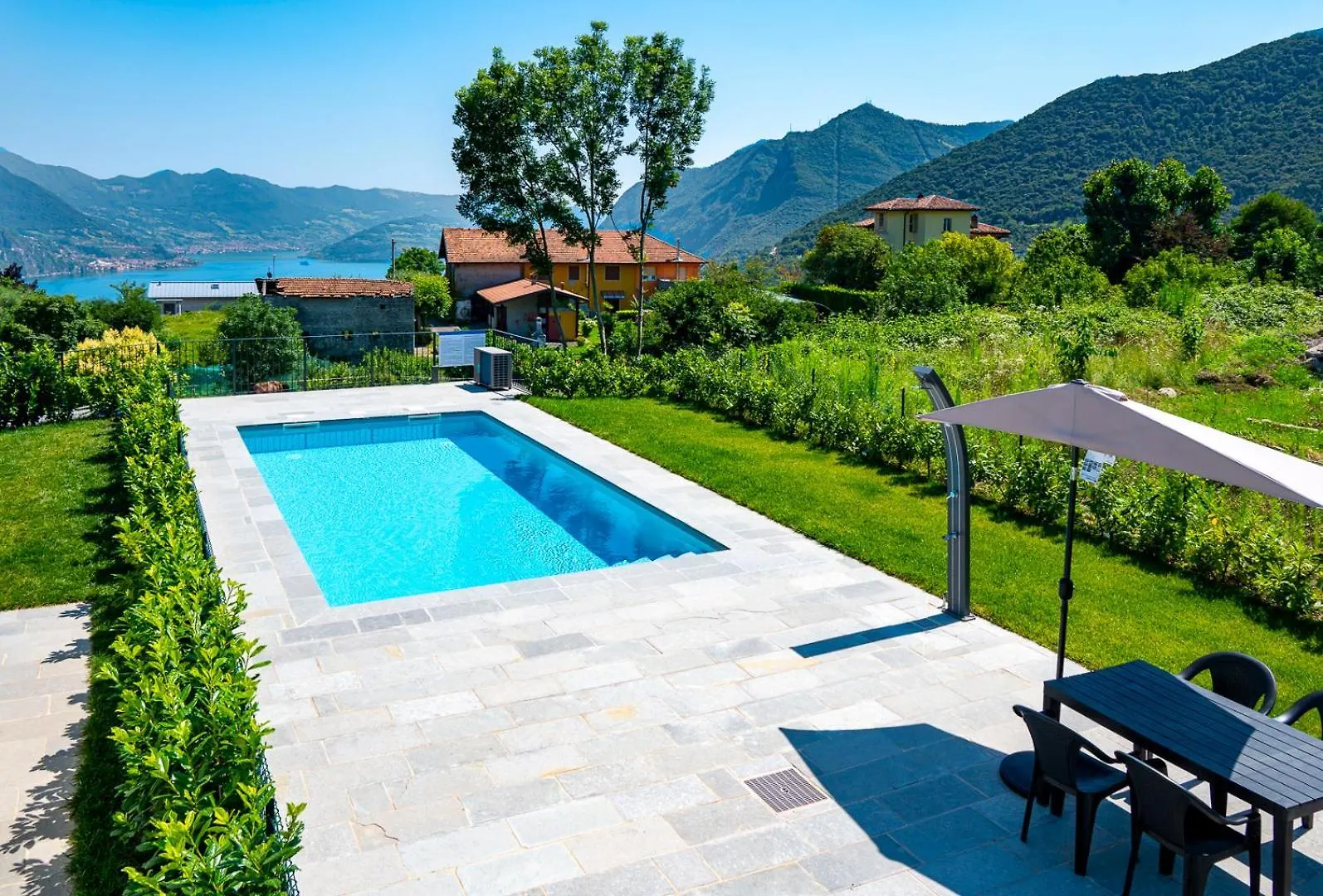 Italian Vacation Homes - Lakeview Heaven Retreat Esmate Italy