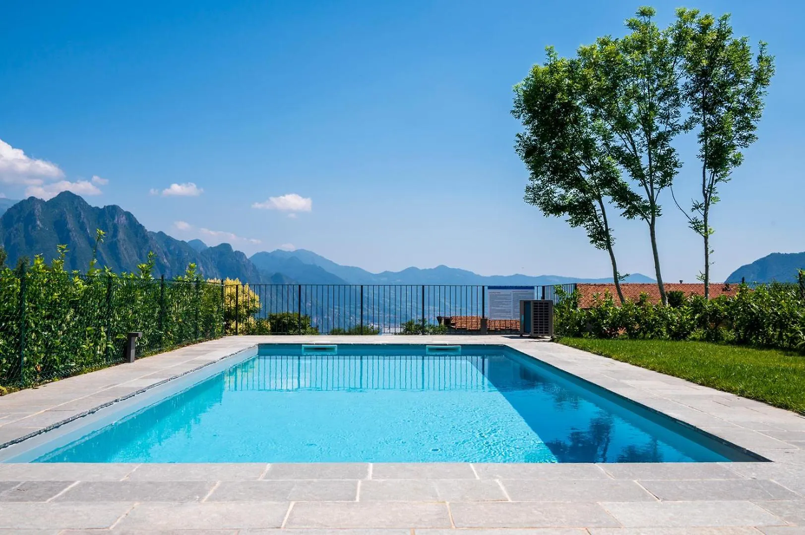 Italian Vacation Homes - Lakeview Heaven Retreat Esmate